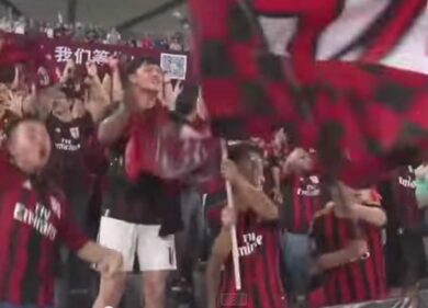 Mexes, un gol leggendario decide il derby tra Milan e Inter. Video