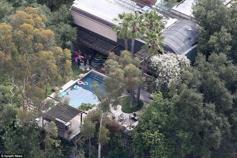 Demi Moore ha deciso di vendere la villa dopo la tragedia Demi Moore ha deciso di vendere la villa dopo la tragedia
