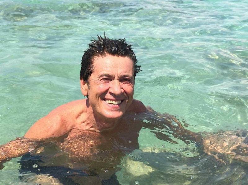 Gianni Morandi e le minchie di mare: il post spopola su Facebook Gianni Morandi e le minchie di mare: il post spopola su Facebook