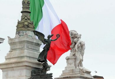 Gli italiani dicono sempre no e dagli stranieri imitano il peggio
