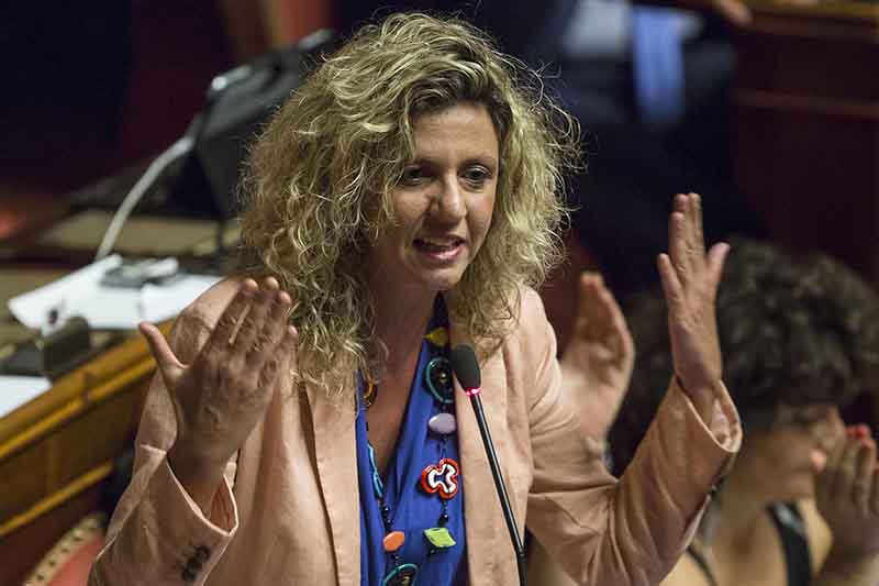Una chiamata di Alfano a Renzi dietro il no all’arresto di Azzollini