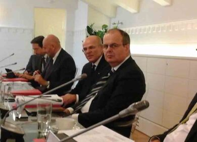 Generali, crescita a due cifre dei profitti nel semestre. Greco: “Turnaround completato”