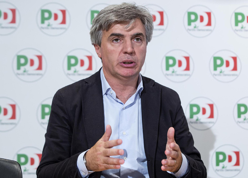 La minoranza Pd avverte Renzi: “Stop all’alleanza con Alfano” La minoranza Pd avverte Renzi: “Stop all’alleanza con Alfano”
