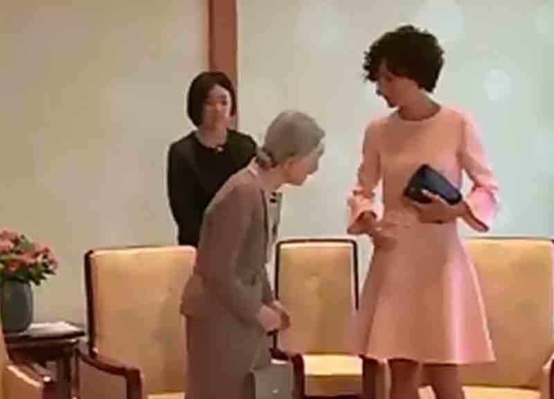 Renzi, visita in Giappone con la moglie Agnese. Tutti i video Renzi, visita in Giappone con la moglie Agnese. Tutti i video