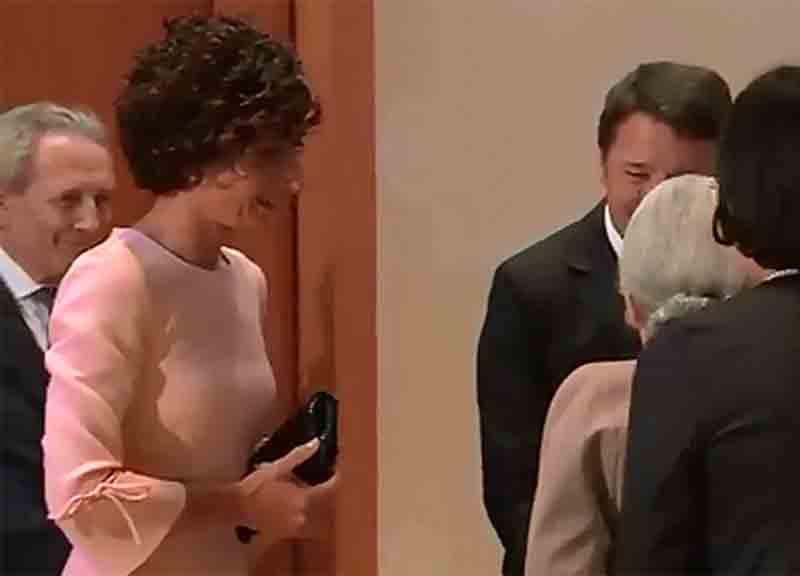 Renzi, visita in Giappone con la moglie Agnese. Tutti i video Renzi, visita in Giappone con la moglie Agnese. Tutti i video