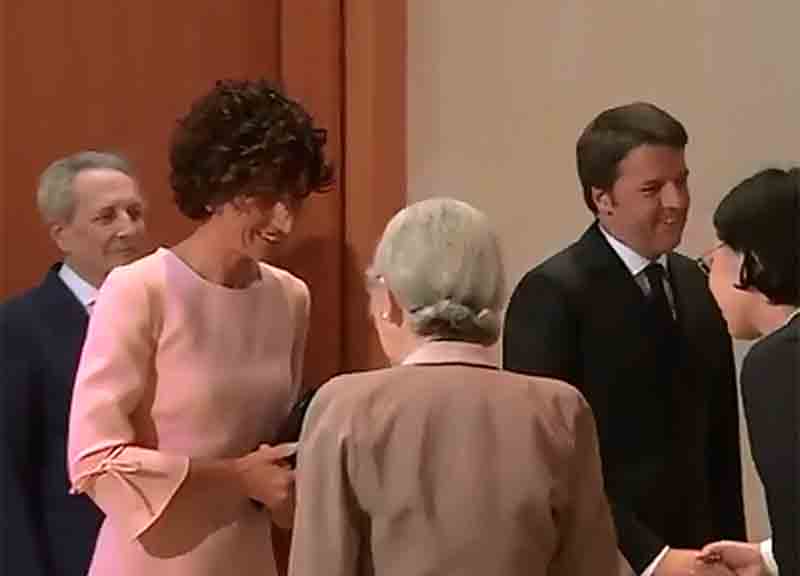 Renzi, visita in Giappone con la moglie Agnese. Tutti i video Renzi, visita in Giappone con la moglie Agnese. Tutti i video