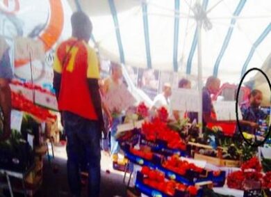 Rissa con coltello tra ambulanti al mercato di via Padova. FOTO