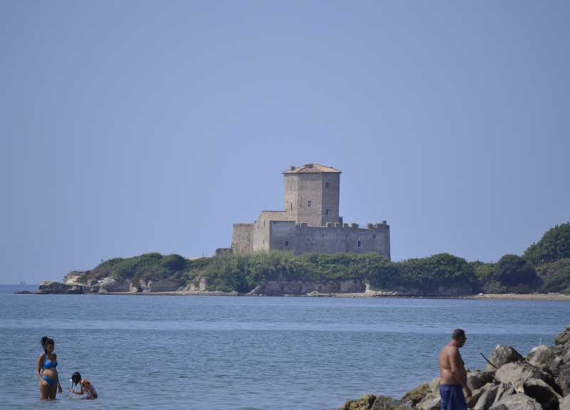 Torre Astura, la vergogna, della “perla” dimenticata dal Comune. LA GALLERY Torre Astura, la vergogna, della “perla” dimenticata dal Comune. LA GALLERY