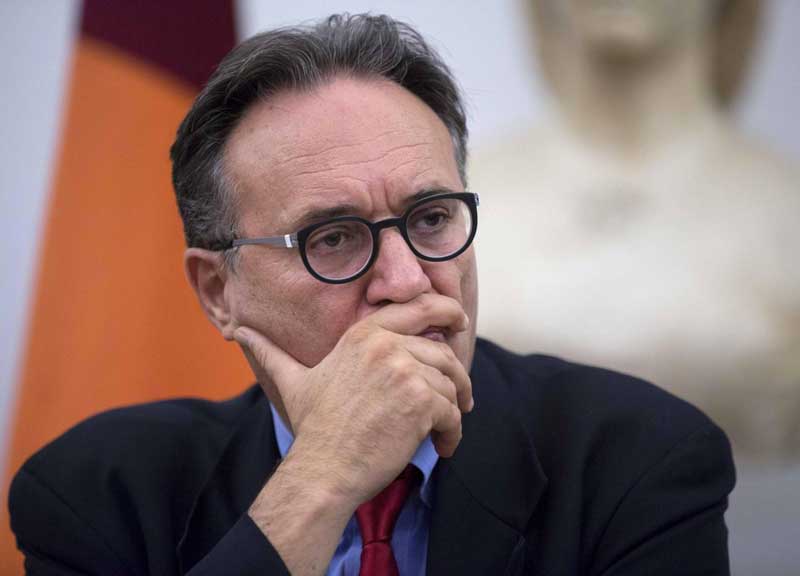 Assessori part-time, la protesta: “Roma non può permettersi una giunta a metà” Assessori part-time, la protesta: “Roma non può permettersi una giunta a metà”