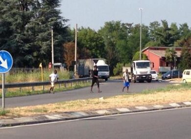 Immigrati, Bordonali nella tendopoli di Agrate: “Il Ministero mente…”