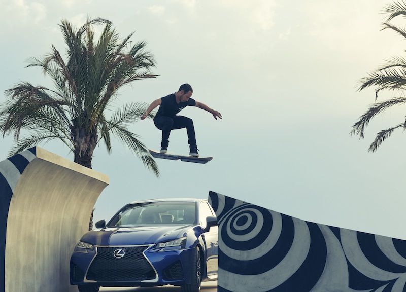 Lexus come Ritorno al futuro: ecco lo skate volante. Video Lexus come Ritorno al futuro: ecco lo skate volante. Video