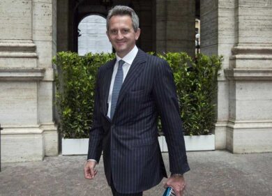 Mediobanca, ricavi record grazie all’attività bancaria. Nagel compra Cairn Capital
