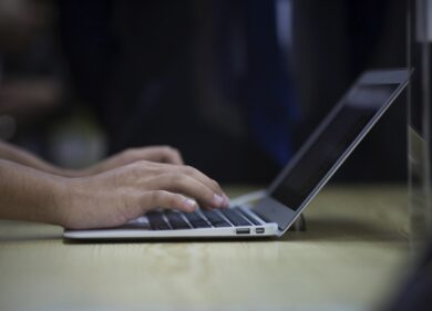Mac vulnerabili: Thunderstrike 2, il malware che morde Apple