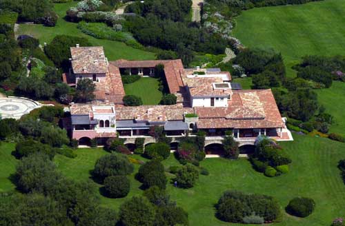 Berlusconi vende Villa Certosa. Arriva l’offerta del principe saudita