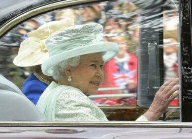 Kate Middleton, gelo con la Regina. E William si schiera “a sorpresa”