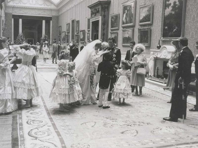 Lady Diana, all’asta le foto inedite del matrimonio con Carlo Lady Diana, all’asta le foto inedite del matrimonio con Carlo