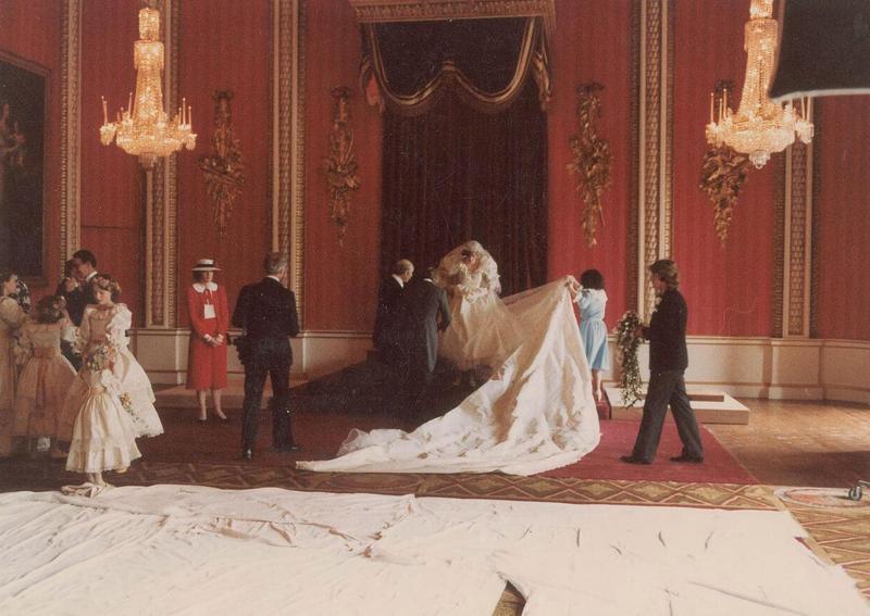 Lady Diana, all’asta le foto inedite del matrimonio con Carlo Lady Diana, all’asta le foto inedite del matrimonio con Carlo