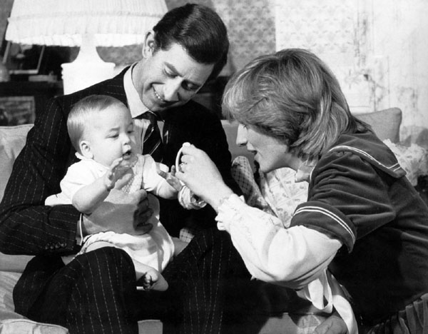 Lady Diana, all’asta le foto inedite del matrimonio con Carlo Lady Diana, all’asta le foto inedite del matrimonio con Carlo