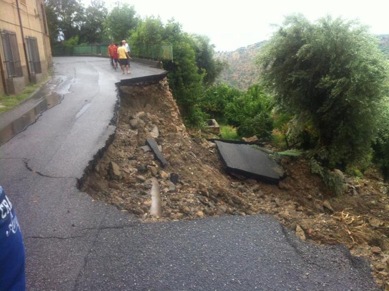 Maltempo, massima allerta tornado. In arrivo la burrasca di Ferragosto Maltempo, massima allerta tornado. In arrivo la burrasca di Ferragosto