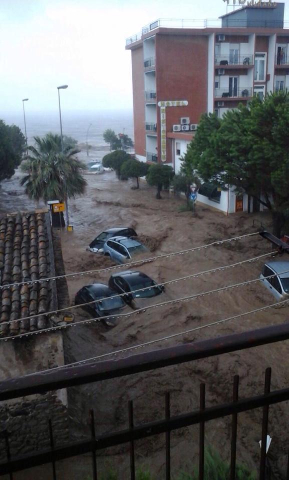 Maltempo, massima allerta tornado. In arrivo la burrasca di Ferragosto Maltempo, massima allerta tornado. In arrivo la burrasca di Ferragosto