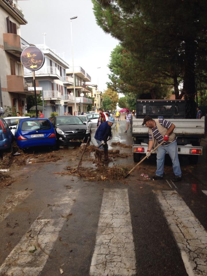 Maltempo, massima allerta tornado. In arrivo la burrasca di Ferragosto Maltempo, massima allerta tornado. In arrivo la burrasca di Ferragosto