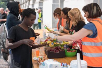 Caritas, “Aggiungi un profugo a tavola” per Ferragosto: obiettivo 100 famiglie