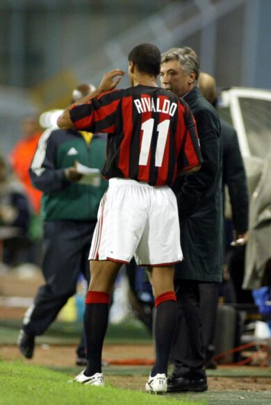Rivaldo stavolta lascia per sempre: si ritira l’ex Barça e Milan