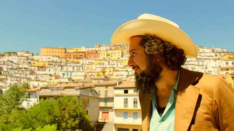 Musicisti, intellettuali e cibo: parte il festival diretto da Capossela Musicisti, intellettuali e cibo: parte il festival diretto da Capossela