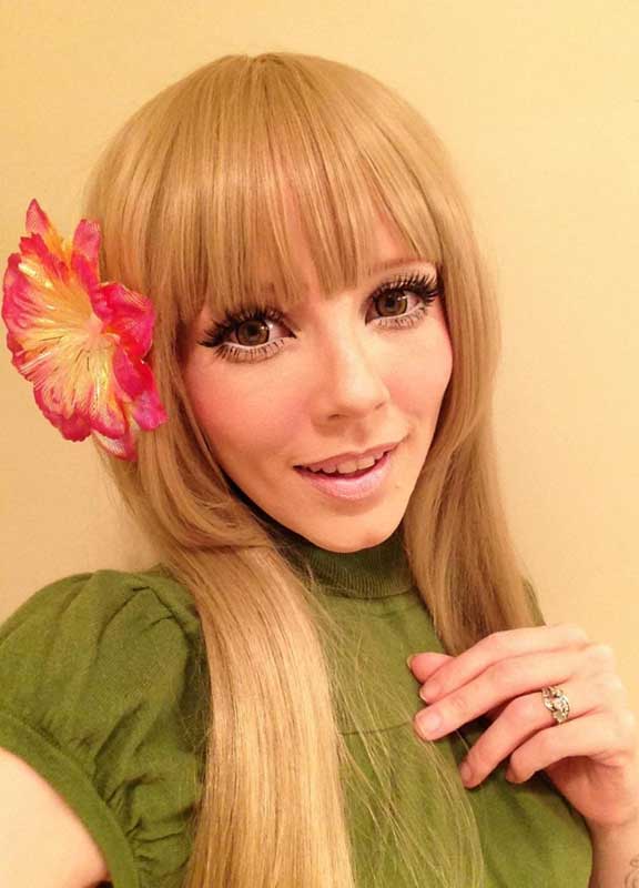 La Barbie umana malata di distrofia: “Amo i sintomi, mi fanno sentire una vera bambola” La Barbie umana malata di distrofia: “Amo i sintomi, mi fanno sentire una vera bambola”