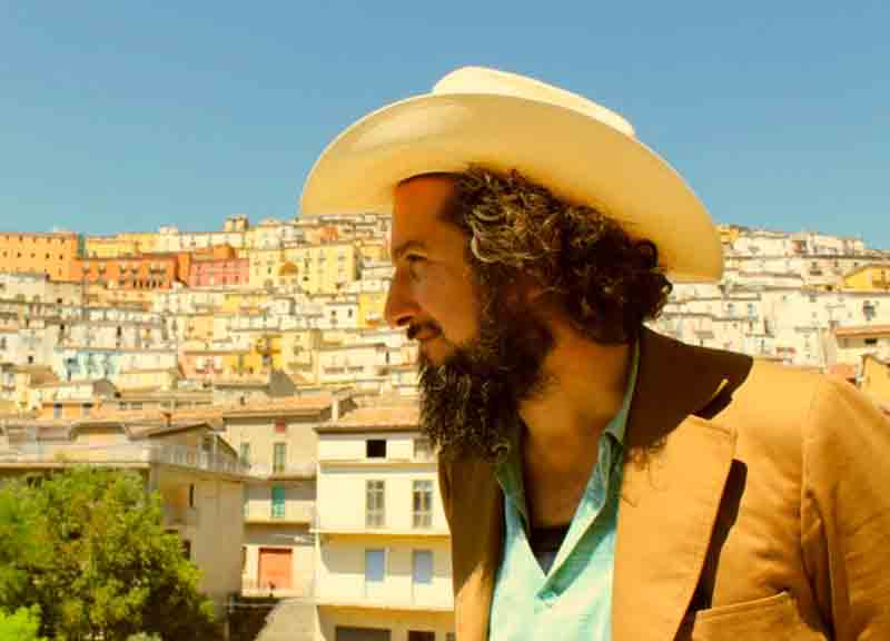 Musicisti, intellettuali e cibo: parte il festival diretto da Capossela Musicisti, intellettuali e cibo: parte il festival diretto da Capossela