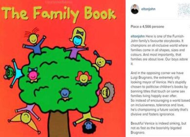 Libri gender, Elton John contro il sindaco di Venezia: “Bifolco e bigotto”