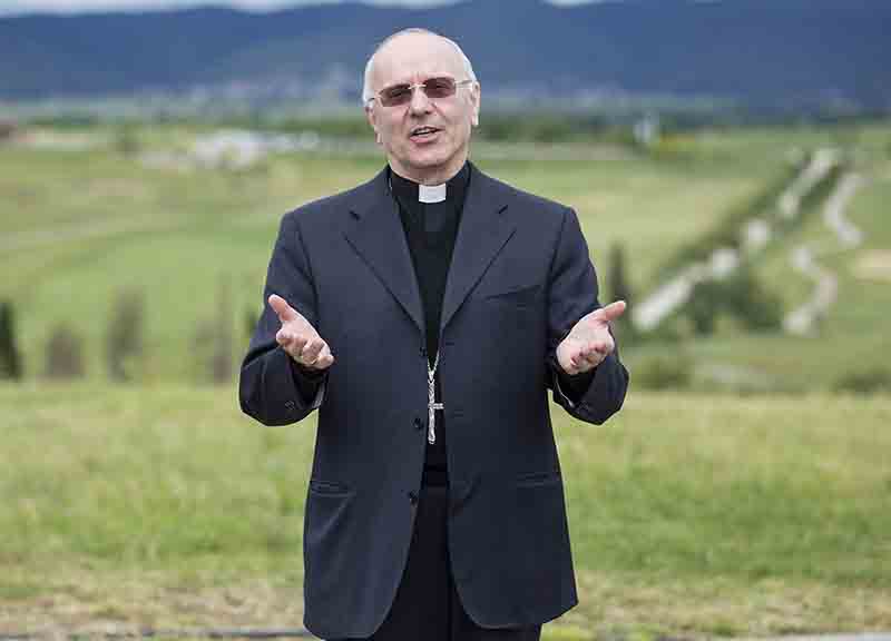 Chiesa-migranti, Mons Galantino: politica, harem di cooptati e furbi Chiesa-migranti, Mons Galantino: politica, harem di cooptati e furbi