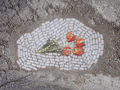 Buche chiuse con i rifiuti. Arriva l’asfalto ‘green’