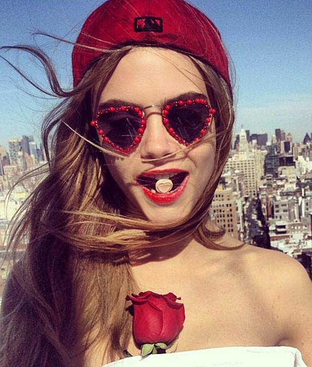 Cara Delevingne, addio alle passerelle: “Odio il mio corpo”