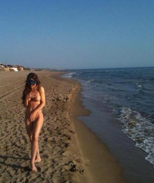 Naike Rivelli e Yari Carrisi, amore tantrico tra gli ulivi del Salento Naike Rivelli e Yari Carrisi, amore tantrico tra gli ulivi del Salento