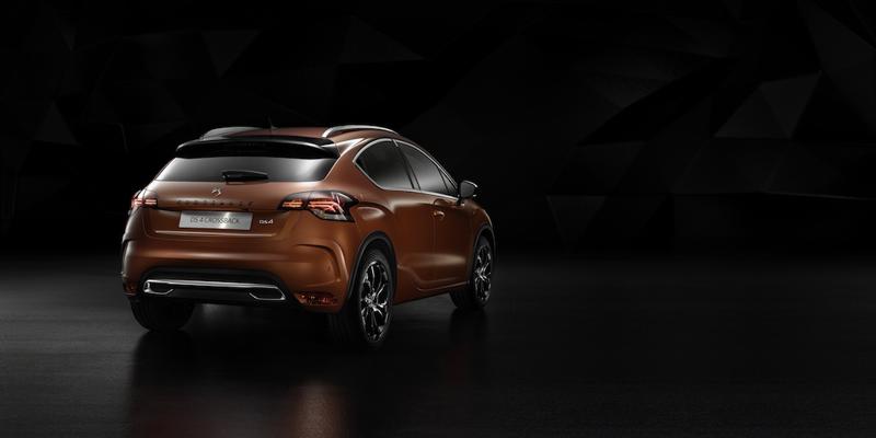 Francoforte 2015: arriva la nuova DS4 E DS4 Crossback Francoforte 2015: arriva la nuova DS4 E DS4 Crossback