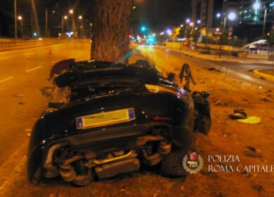 Contro un albero sulla Colombo: muore il costruttore Claudio Salini
