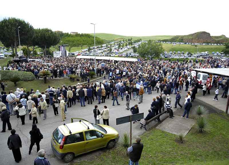 Zero eventi: punito il Divino Amore. Giubileo, la rivolta dei parrocchiani Zero eventi: punito il Divino Amore. Giubileo, la rivolta dei parrocchiani