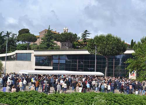Zero eventi: punito il Divino Amore. Giubileo, la rivolta dei parrocchiani Zero eventi: punito il Divino Amore. Giubileo, la rivolta dei parrocchiani