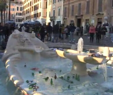 Roma, a processo per la Barcaccia gli ultras del Feyenoord
