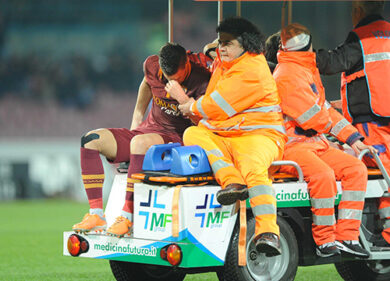 Roma, Strootman operato. Il medico: “Tornerà a giocare”