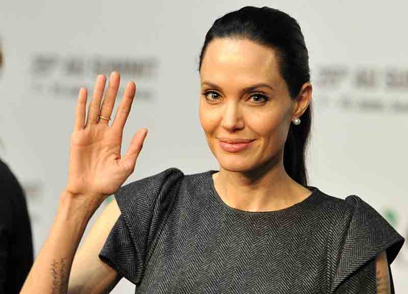 Angelina Jolie, addio alla fondazione Halo Trust: “Paghe d’oro” Angelina Jolie, addio alla fondazione Halo Trust: “Paghe d’oro”