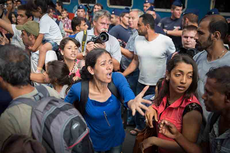 Migranti, centinaia accampati a Budapest. Stazione chiusa Migranti, centinaia accampati a Budapest. Stazione chiusa