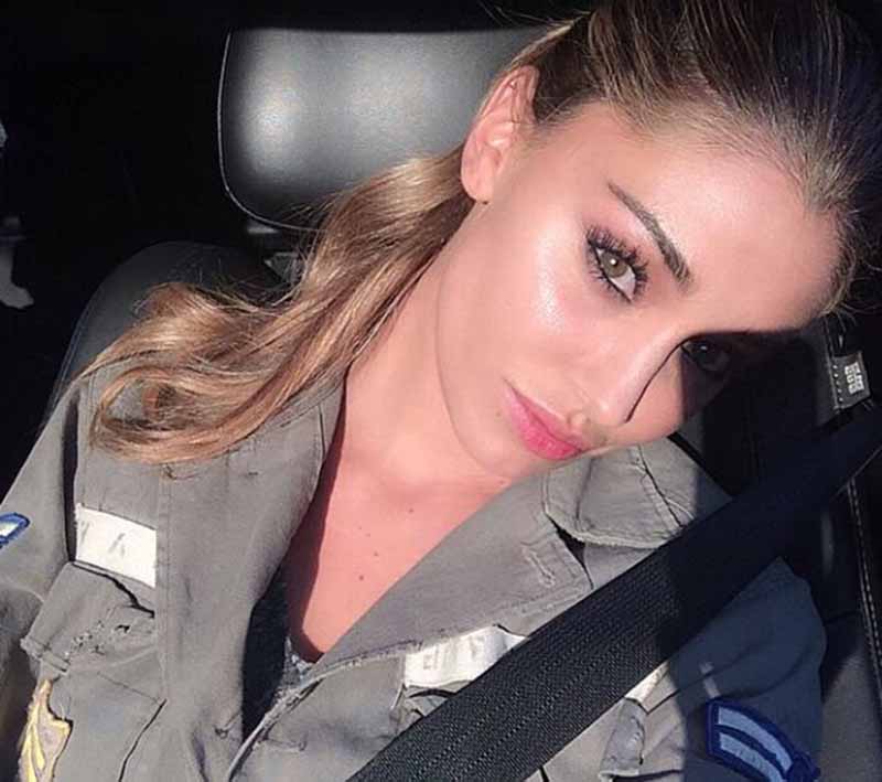 Belen-Nina Moric, volano gli stracci Belen-Nina Moric, volano gli stracci