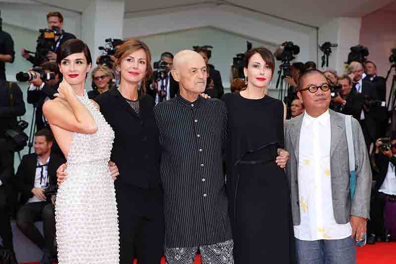 Vasco Rossi al Festival di Venezia. Red carpet stellare: foto Vasco Rossi al Festival di Venezia. Red carpet stellare: foto