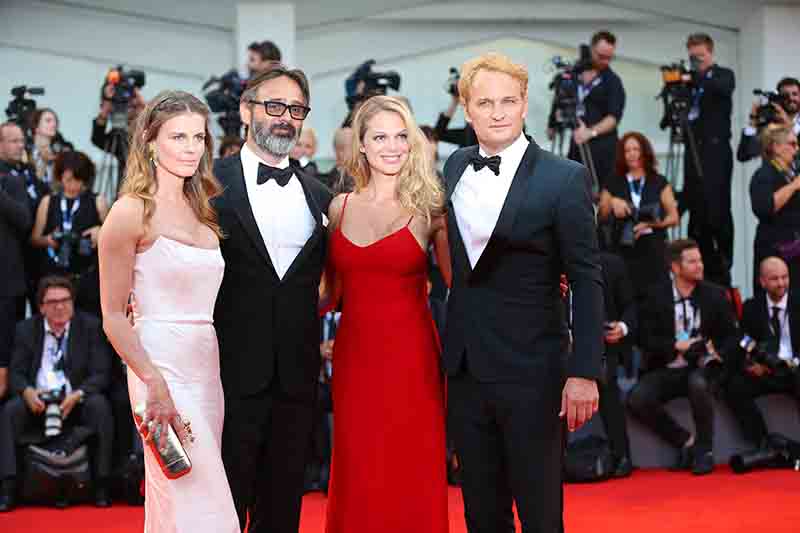 Vasco Rossi al Festival di Venezia. Red carpet stellare: foto Vasco Rossi al Festival di Venezia. Red carpet stellare: foto