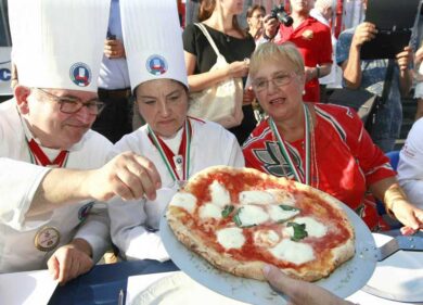 Pizza, la migliore al mondo è di Teresa Iorio. Il premio a Napoli