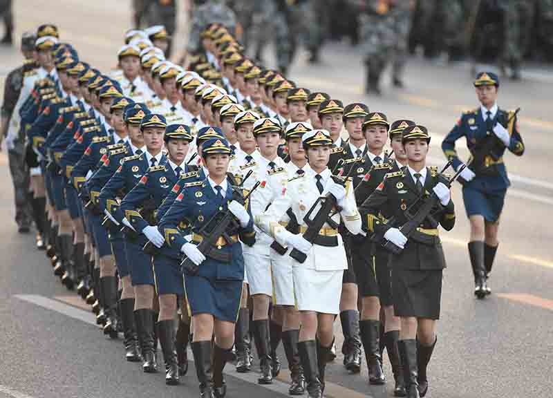 Cina, Pechino aumenta del 10% le spese militari, ma taglia i soldati Cina, Pechino aumenta del 10% le spese militari, ma taglia i soldati