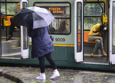 La Metro C fallisce la prova maltempo. Allagamenti e alberi caduti: solito caos