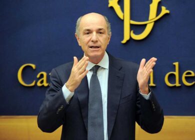 Passera: no alla quotazione delle Poste